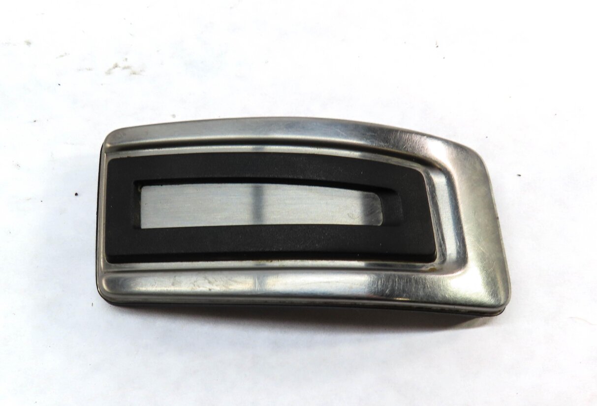 Thumbnail 5: 2015 AUDI A3 (8V) GAS BRAKE PEDAL COVER SET (SILVER & BLACK)