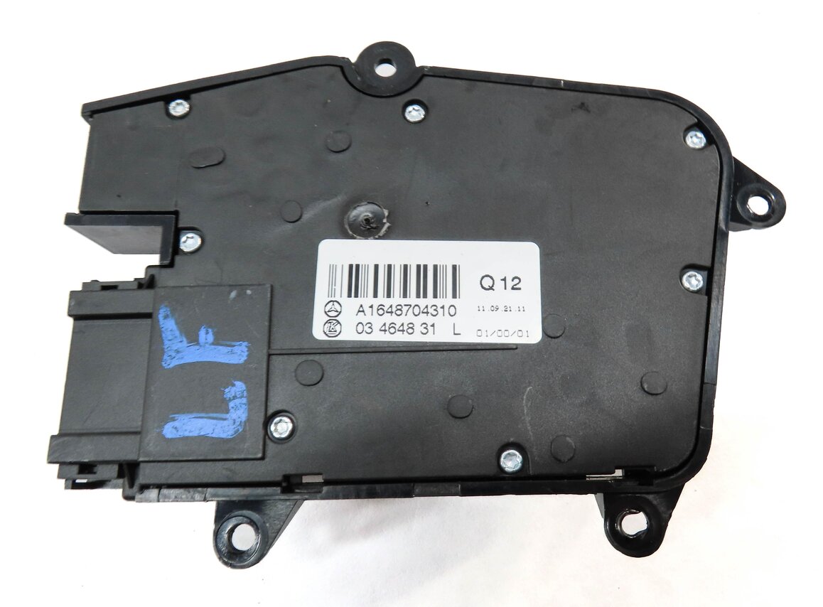 Thumbnail 4: 2008 MERCEDES GL550 (X164) FRONT LEFT DRIVER SEAT ADJUST SWITCH w/ LUMBAR BEIGE
