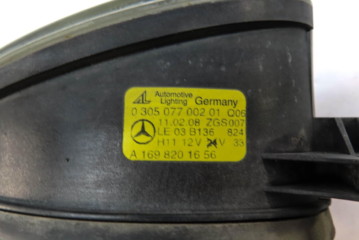 Thumbnail 4: 06-11 MERCEDES C250 C350 E300 GL320 GL450 R320 R350 R500 - RIGHT FOG LIGHT LAMP