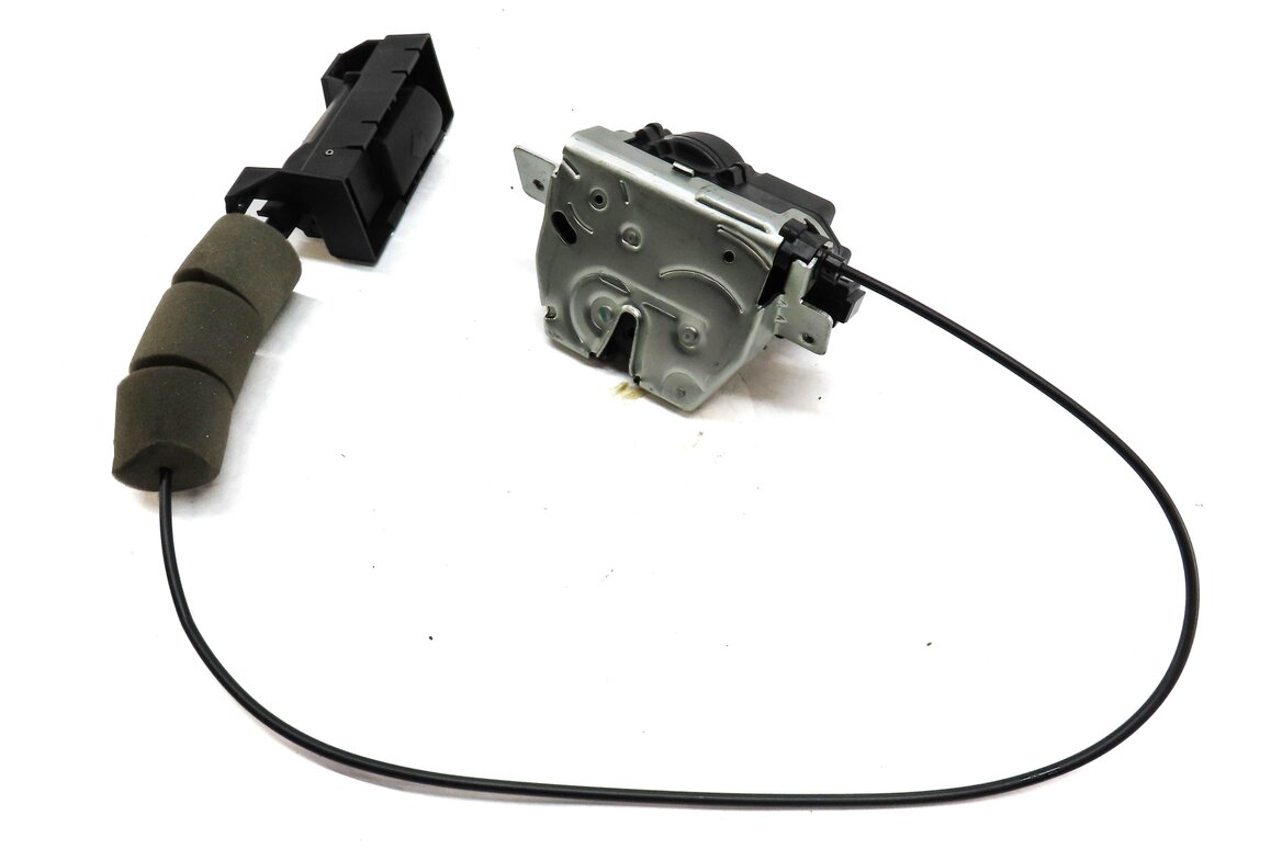 2008 MERCEDES GL550 (X164) REAR HATCH TRUNK LATCH w/ RELEASE HANDLE & CABLE