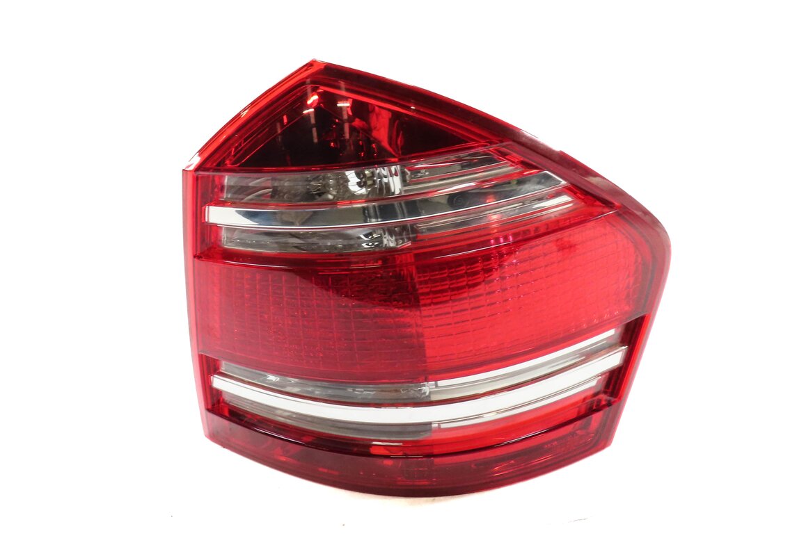 07-09 MERCEDES BENZ GL320 GL450 GL550 (X164) RIGHT TAILLIGHT BRAKE LIGHT LAMP