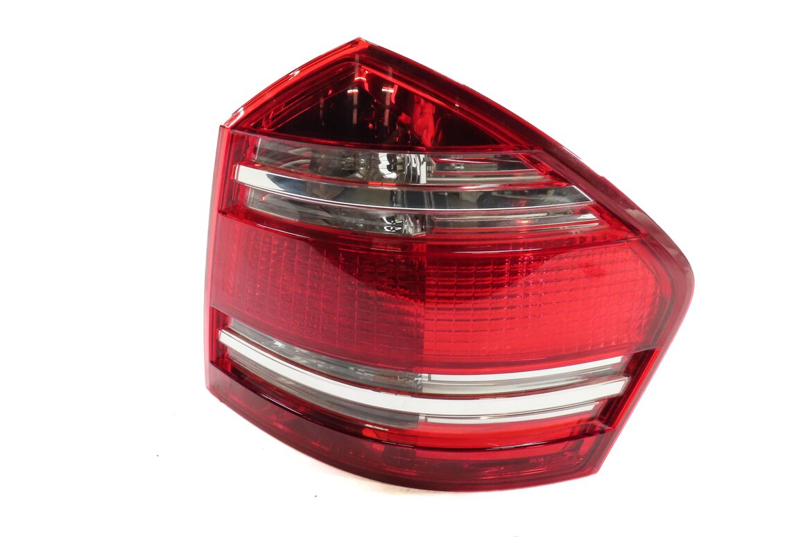 Thumbnail 3: 07-09 MERCEDES BENZ GL320 GL450 GL550 (X164) RIGHT TAILLIGHT BRAKE LIGHT LAMP