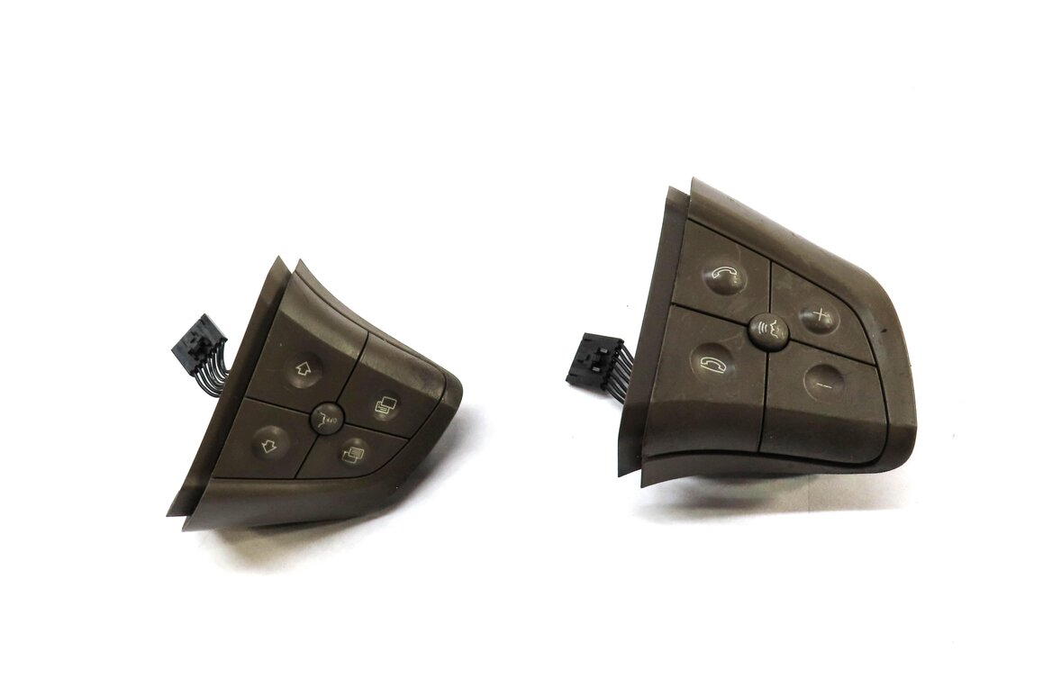 Thumbnail 4: 2008 MERCEDES GL550 (X164) STEERING WHEEL LEFT & RIGHT SWITCH SET 2 (BEIGE)