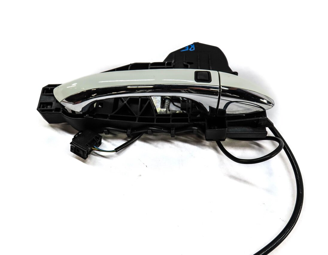 Thumbnail 3: 2008 GL550 (X164) FRONT RIGHT PASSENGER OUTSIDE DOOR HANDLE (WHITE) w/o KEYLESS