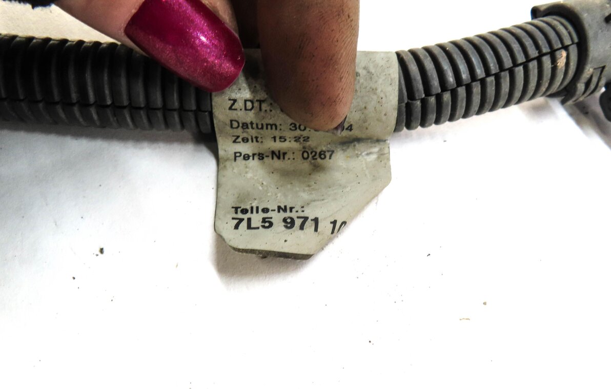 Thumbnail 4: 2004 PORSCHE CAYENNE (955) REAR PARK DISTANCE PDC SENSOR SET6 (BEIGE) w/ HARNESS