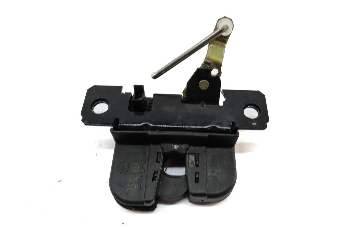 Thumbnail 3: 2004 PORSCHE CAYENNE (955) REAR TRUNK UPPER GLASS LOCK LATCH w/ ACTUATOR