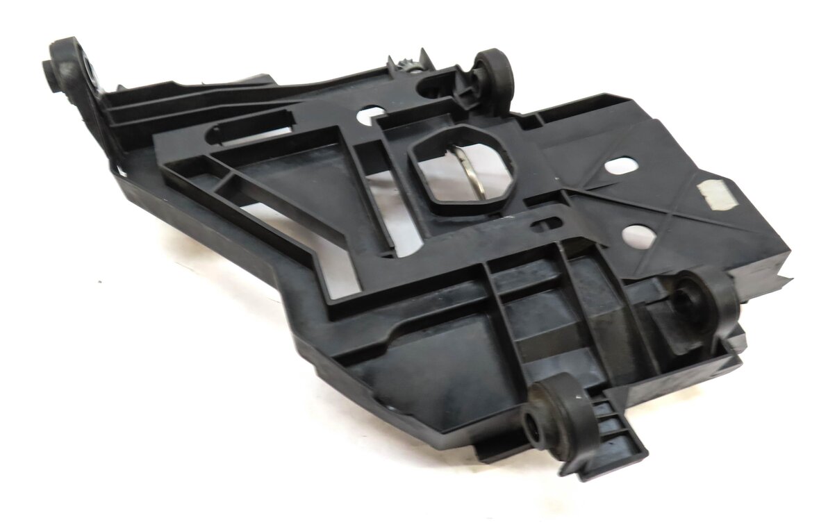Thumbnail 4: 2004 PORSCHE CAYENNE 955 FRONT RIGHT PASSENGER HEADLIGHT HEAD LAMP MOUNT BRACKET