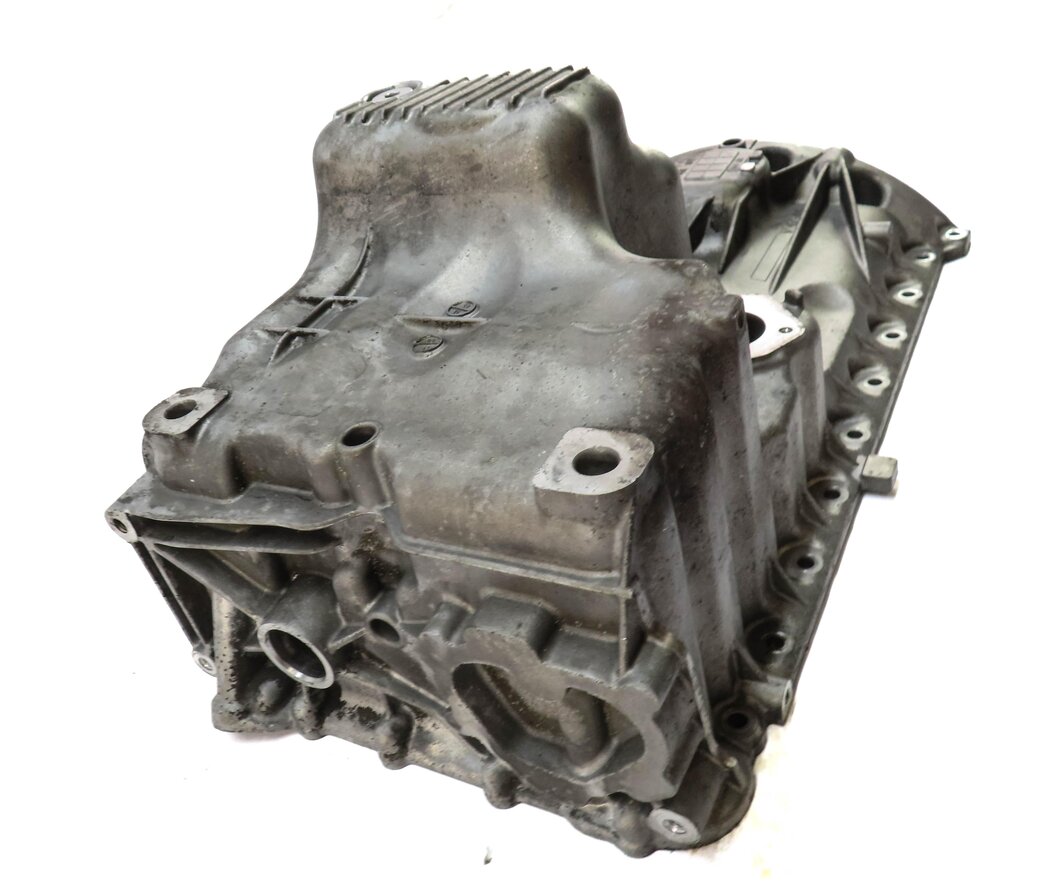 Thumbnail 3: 2003-2006 PORSCHE CAYENNE (955) 4.5L V8 ENGINE - OIL PAN (NON TURBO)