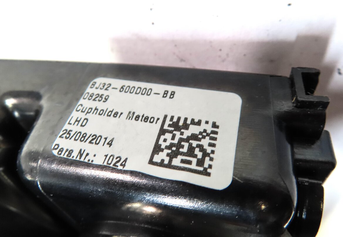 Thumbnail 5: 2015 RANGE ROVER EVOQUE (L538) FRONT CENTER CONSOLE CUP HOLDER w/ 12V SOCKET