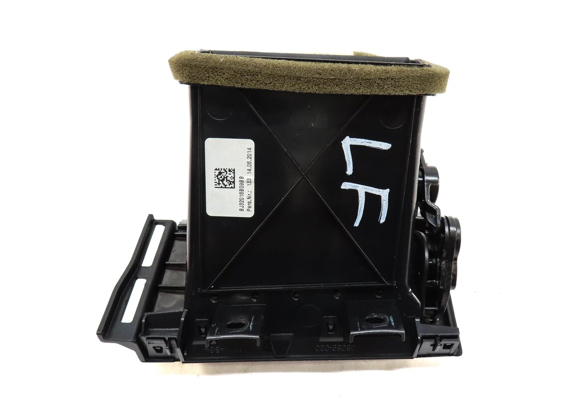 Thumbnail 4: 2015 RANGE ROVER EVOQUE L538 FRONT FAR LEFT DRIVER OUTER DASH AC HEATER AIR VENT