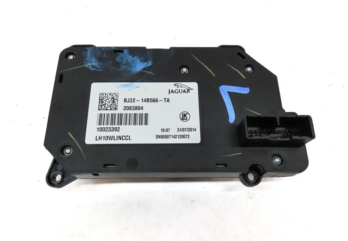 Thumbnail 4: 2015 RANGE ROVER EVOQUE (L538) FRONT LEFT DRIVER SEAT ADJUST SWITCH (BLACK)
