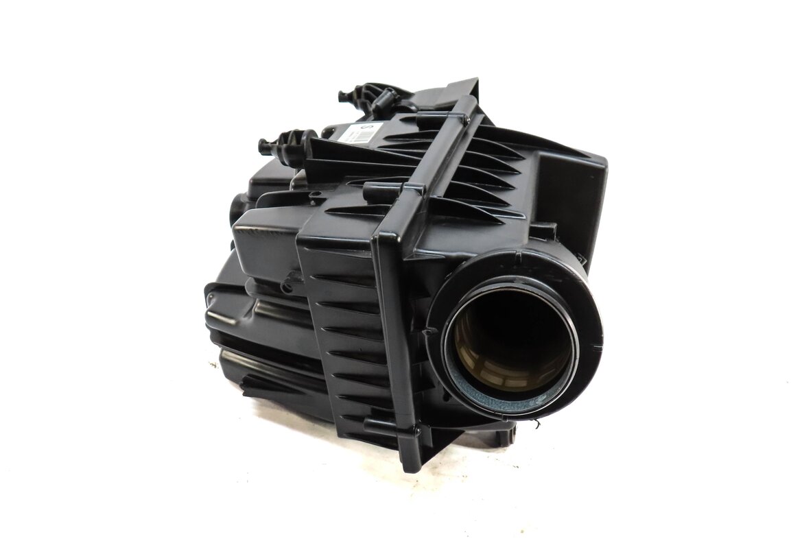 Thumbnail 1: 2015-2017 RANGE ROVER EVOQUE DISCOVERY SPORT (L538 L550) AIR FILTER BOX HOUSING