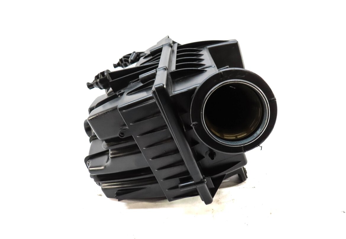 Thumbnail 2: 2015-2017 RANGE ROVER EVOQUE DISCOVERY SPORT (L538 L550) AIR FILTER BOX HOUSING