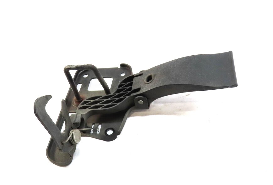 Thumbnail 3: 2010 AUDI A5 (B8 8T) FRONT HOOD SAFETY RELEASE LEVER LOCK LATCH 8T0823480