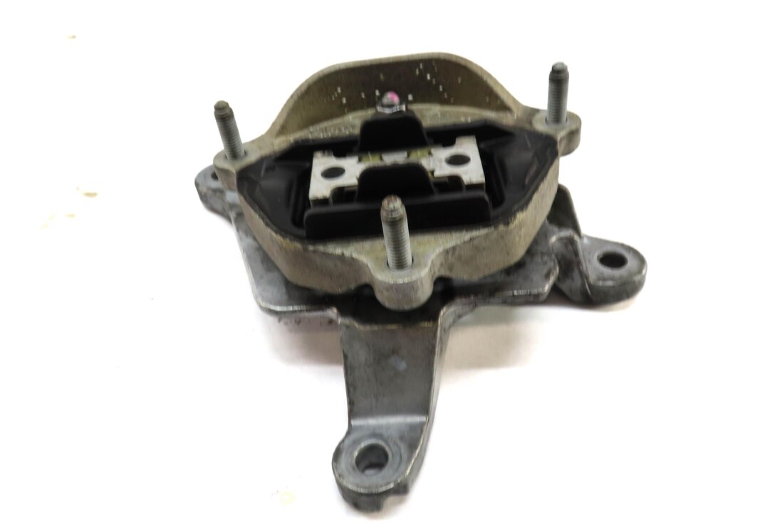 Thumbnail 3: 2010 AUDI A5 (B8 8T) 2.0L TURBO ENGINE (CAEB) TRANSMISSION MOUNT BRACKET