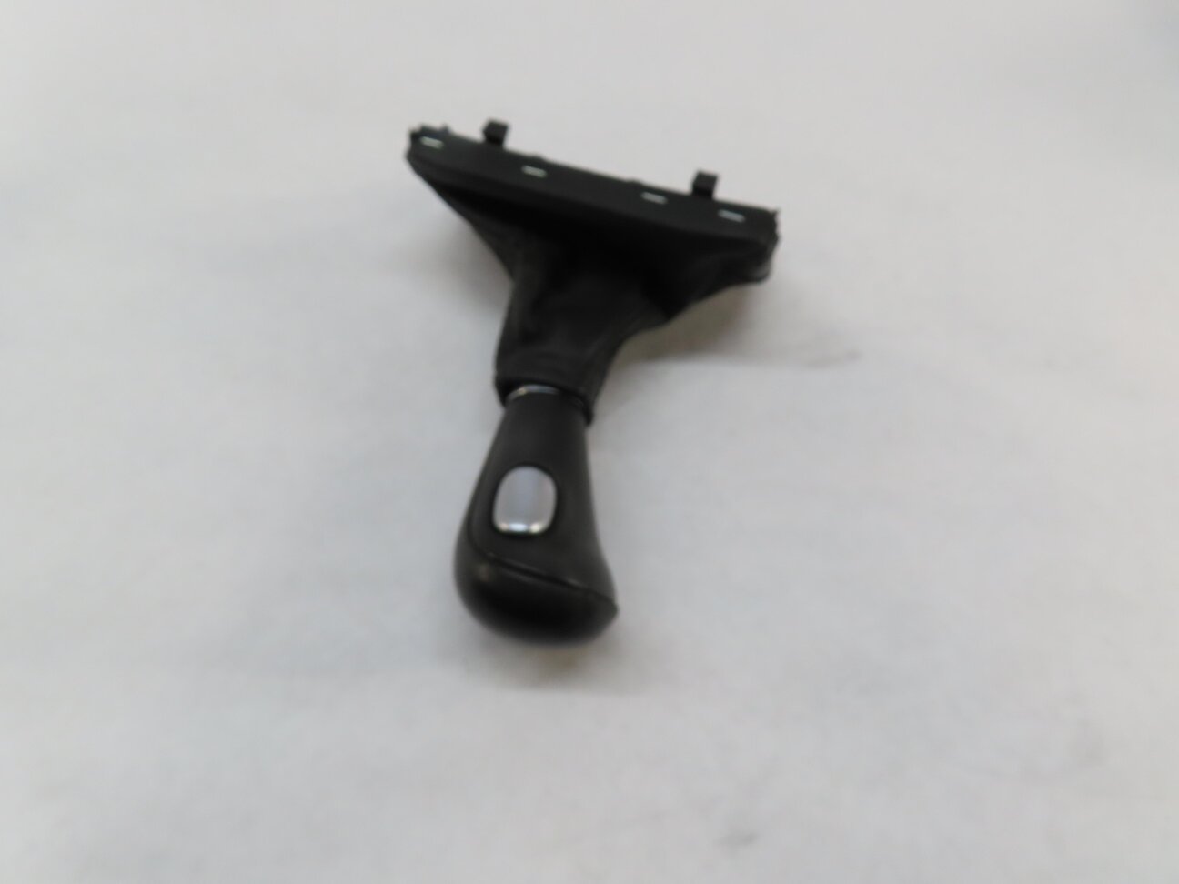Thumbnail 2: 2010 AUDI A5 (B8 8T) FLOOR SHIFTER SHIFT KNOB & BOOT (BLACK) 8K1713139A
