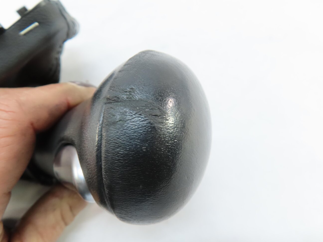 Thumbnail 6: 2010 AUDI A5 (B8 8T) FLOOR SHIFTER SHIFT KNOB & BOOT (BLACK) 8K1713139A