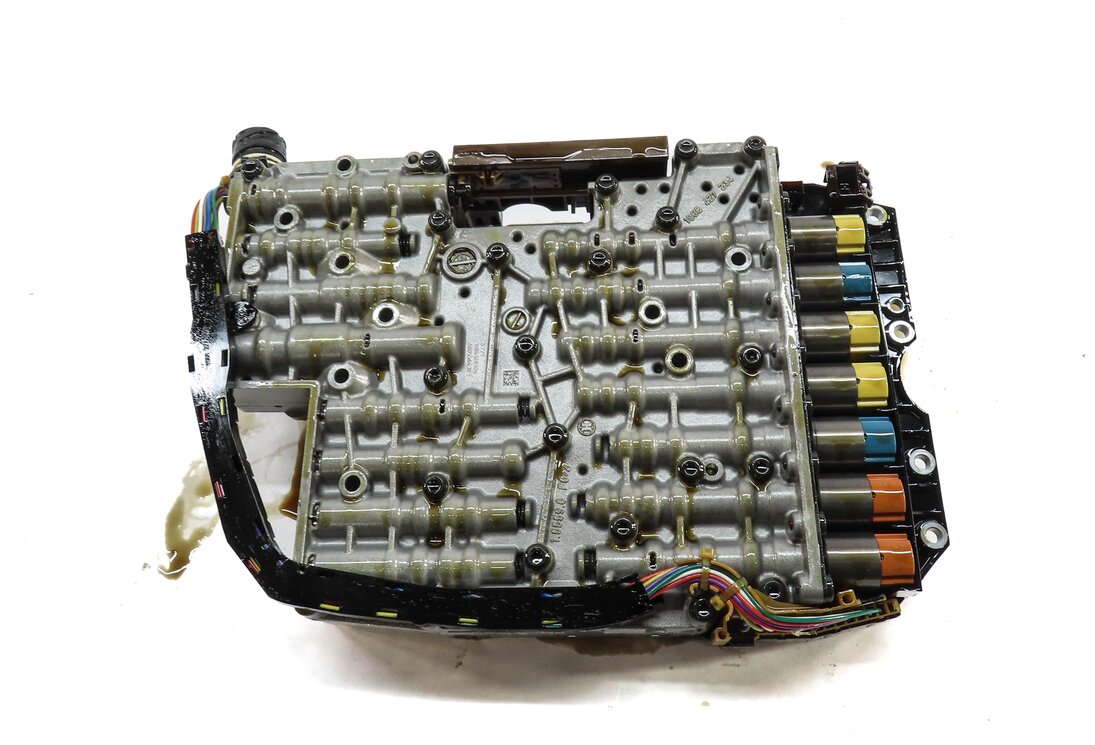Thumbnail 4: 10-11 AUDI A5 S5 (B8 8T) 2.0L / 4.2L AWD QUATTRO 6 SPEED TRANSMISSION VALVE BODY