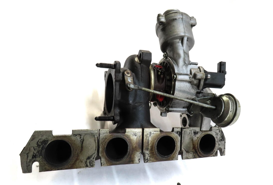 Thumbnail 6: 2009-2012 AUDI A4 A5 Q5 (B8 8K 8T 8R) 2.0T TURBO ENGINE TURBOCHARGER w/ MANIFOLD