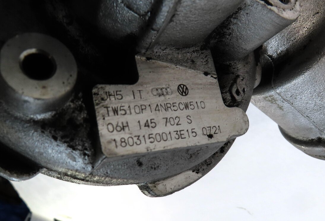 Thumbnail 9: 2009-2012 AUDI A4 A5 Q5 (B8 8K 8T 8R) 2.0T TURBO ENGINE TURBOCHARGER w/ MANIFOLD