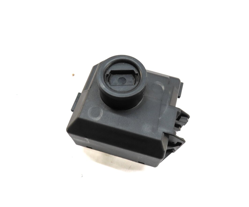 2014-2015 MERCEDES BENZ CLA45 AMG CLA250 (C117) IGNITION SWITCH MODULE