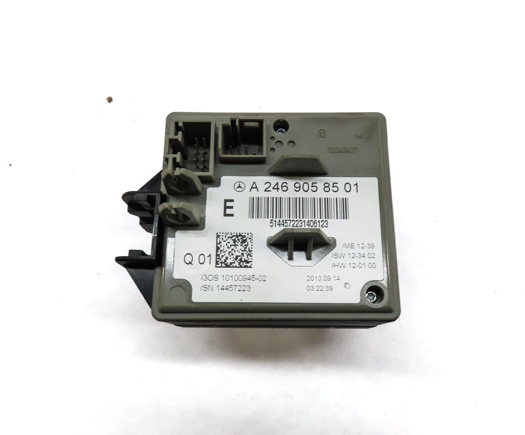 Thumbnail 3: 2014-2015 MERCEDES BENZ CLA45 AMG CLA250 (C117) IGNITION SWITCH MODULE