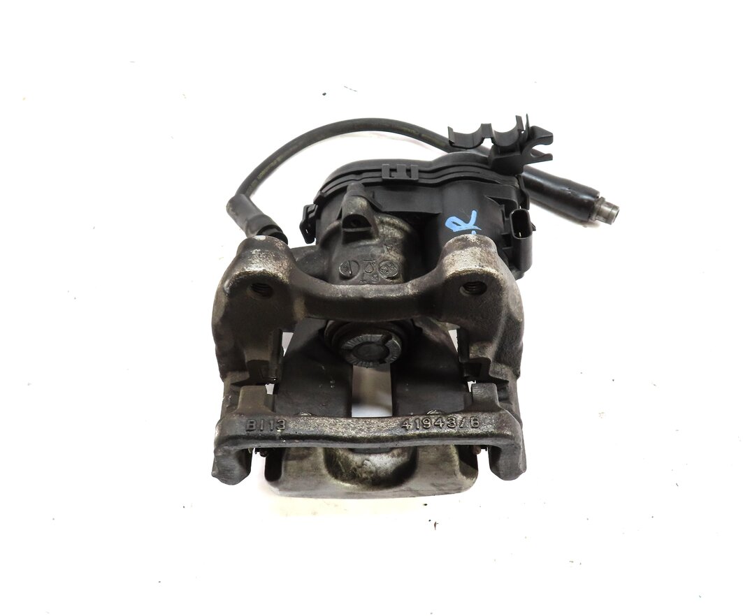 Thumbnail 5: 2014-2019 MERCEDES CLA250 (C117) FWD SPORT REAR LEFT BRAKE CALIPER w/ ACTUATOR