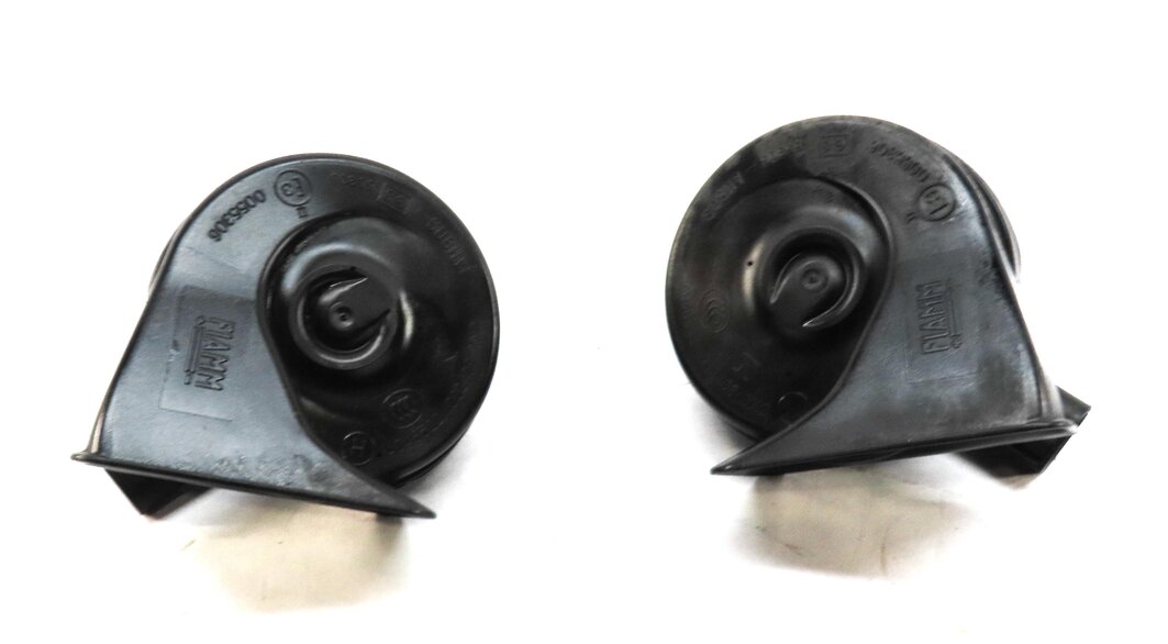 Thumbnail 2: 14-17 MERCEDES B250 CLA250 GLA250 (C117 W117 W246 X156) HIGH & LOW TONE HORN SET