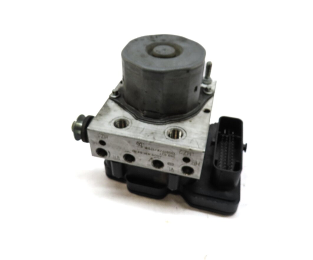2014-2019 MERCEDES B250 CLA250 (C117 W246) SPORT - ESP ABS BRAKE PUMP w/ MODULE