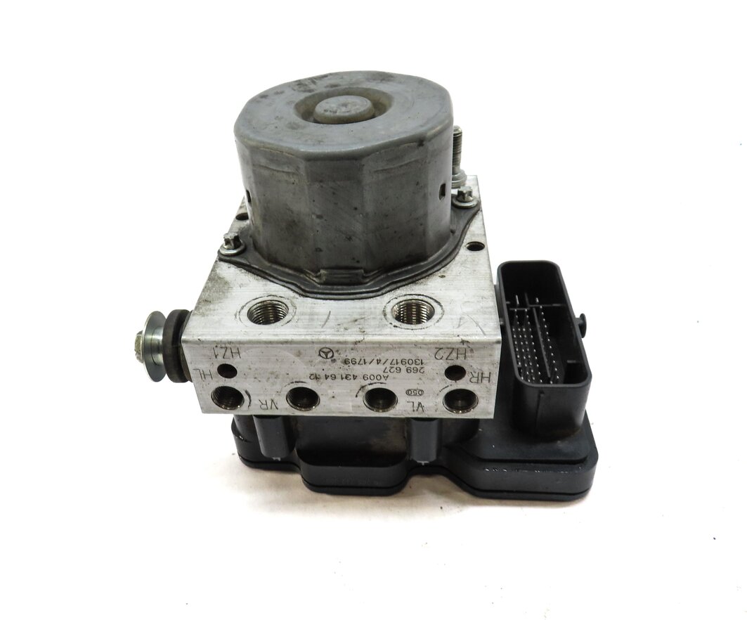 Thumbnail 2: 2014-2019 MERCEDES B250 CLA250 (C117 W246) SPORT - ESP ABS BRAKE PUMP w/ MODULE