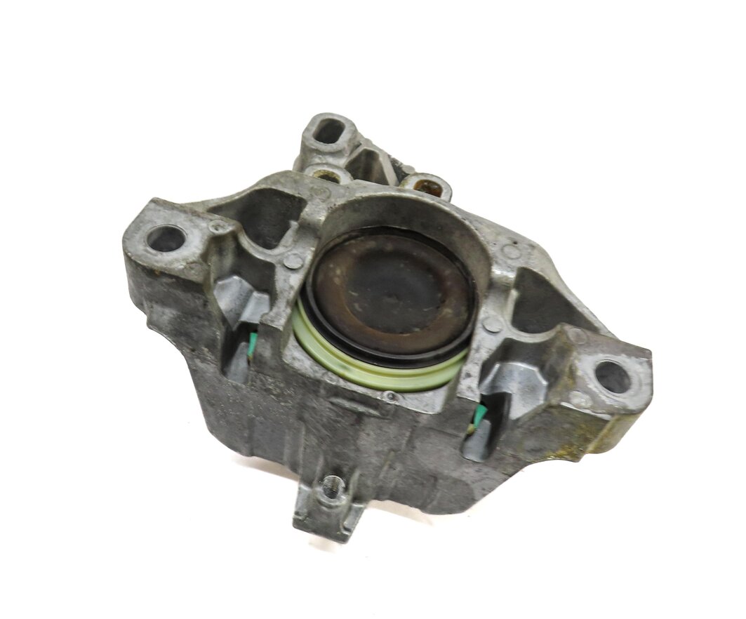 Thumbnail 2: 2014 MERCEDES CLA250 (C117 W117) 2.0L M270 ENGINE TRANSMISSION MOUNT BRACKET