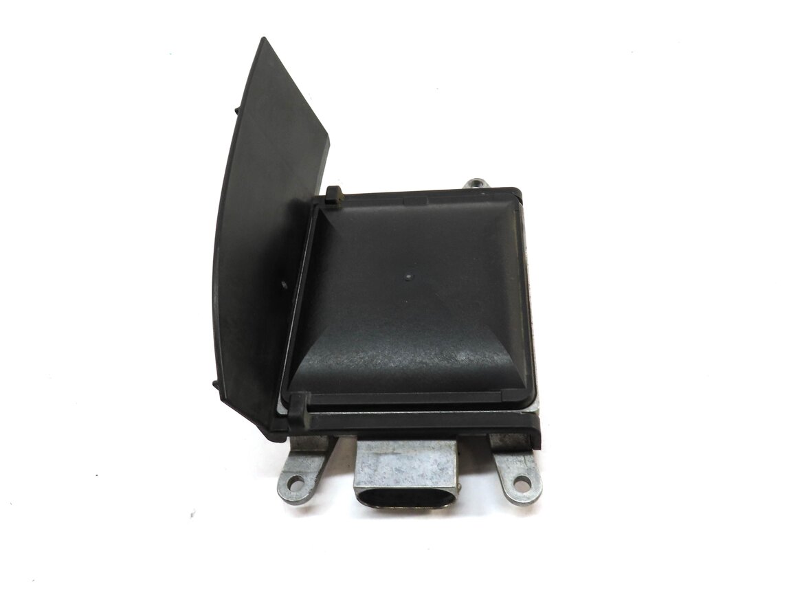 Thumbnail 2: 2013 BMW 640i GRAN COUPE (F06) REAR RIGHT BLIND SPOT RADAR SENSOR (MASTER)