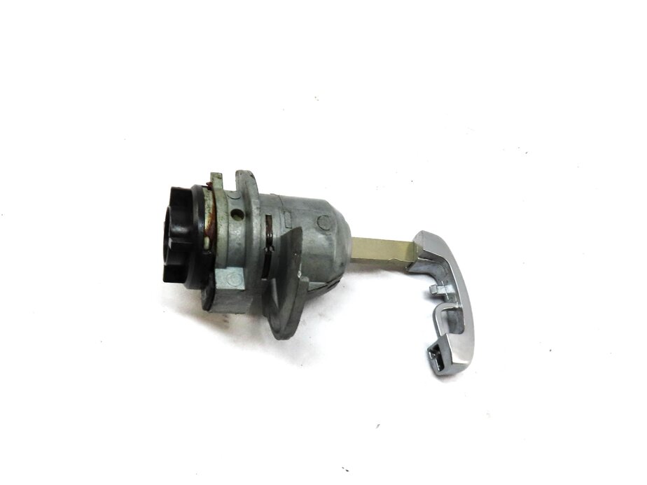 Thumbnail 2: 2013 BMW 640i GRAN COUPE (F06) FRONT LEFT DRIVER DOOR LOCK CYLINDER w/ KEY