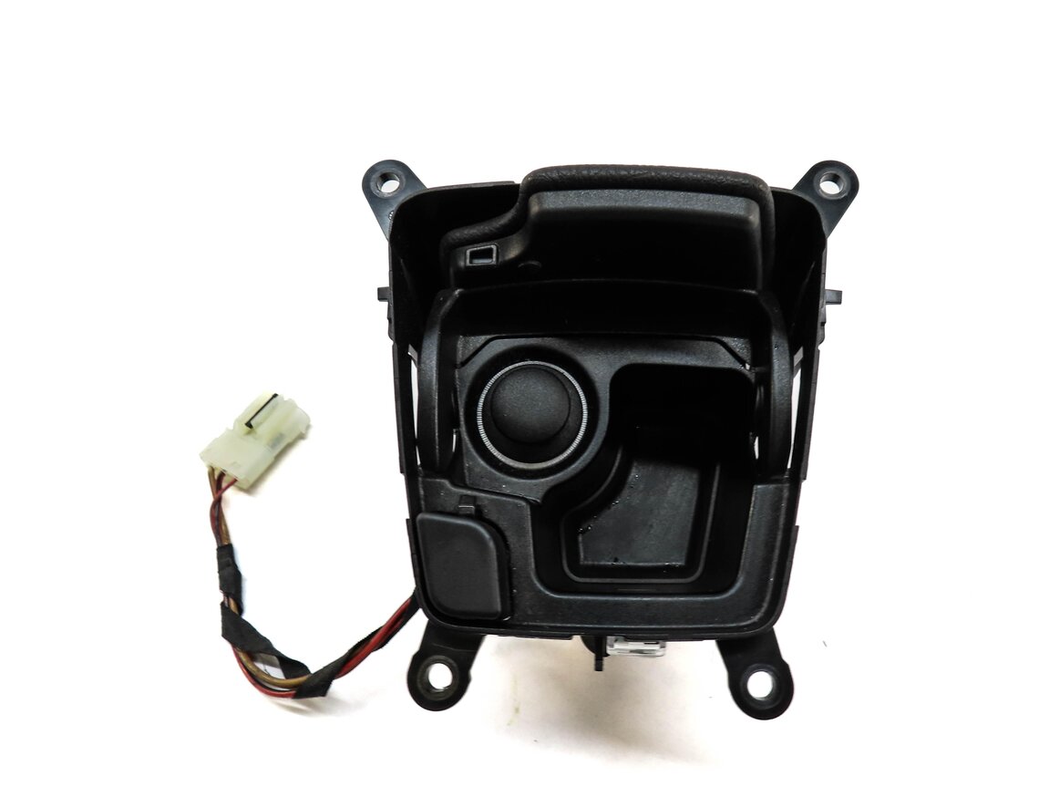 Thumbnail 5: 2013 BMW 640i GRAN COUPE F06 FRONT CENTER CONSOLE STORAGE CUBBY (BLACK LEATHER)