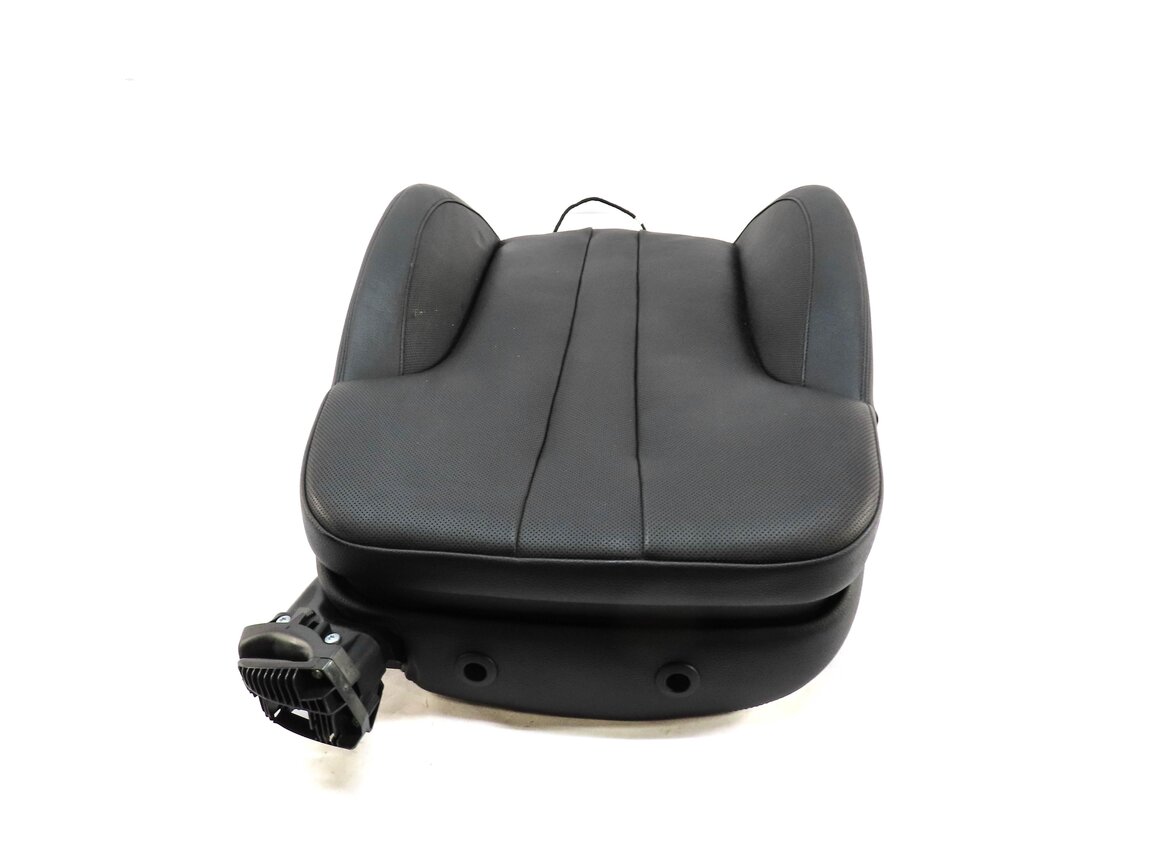 Thumbnail 4: 2013 BMW 640i GRAN COUPE (F06) FRONT LEFT UPPER SEAT CUSHION w/ HEAT VENT BLACK