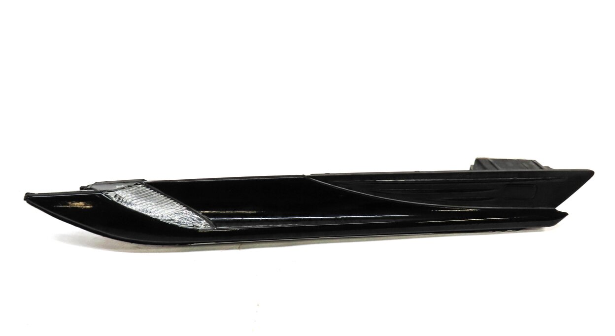 Thumbnail 3: 12-15 BMW 6 SERIES F06 F12 F13 FRONT LEFT FENDER LIGHT w/ AUTO PARK RADAR SENSOR