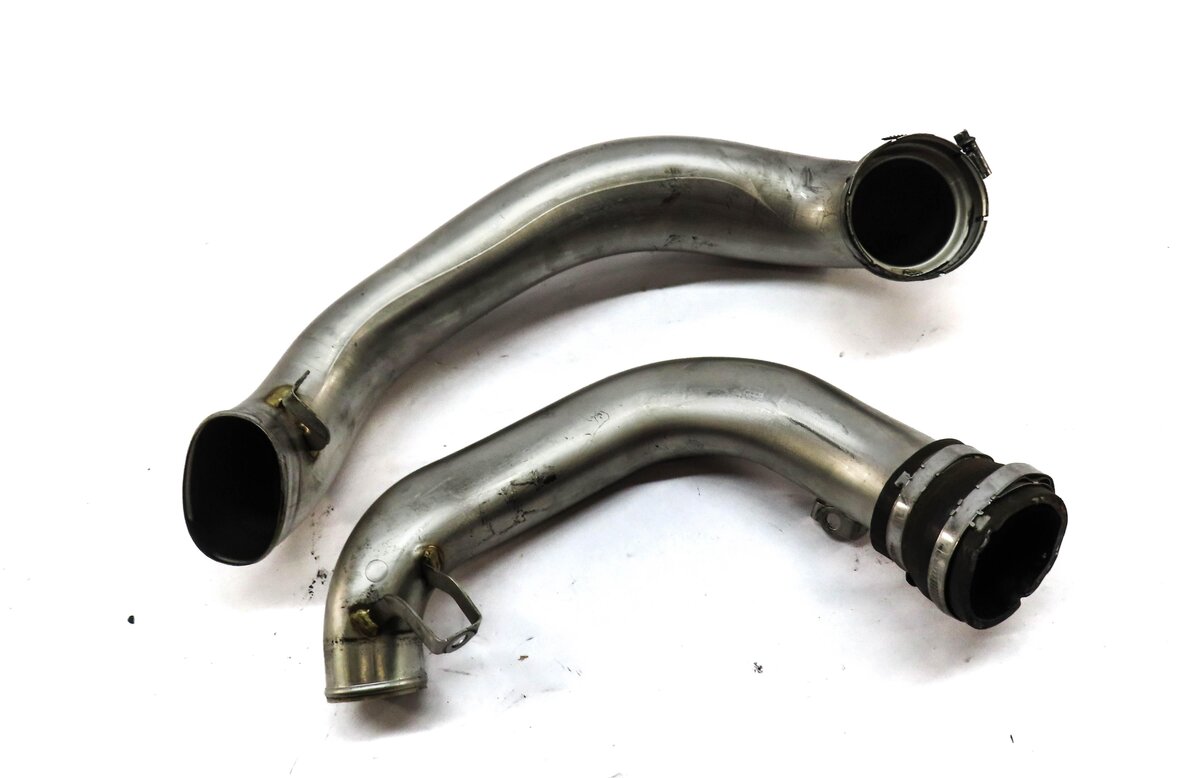 Thumbnail 1: 2013 MERCEDES ML550 (W166) 4.6L TURBO M278 ENGINE RIGHT AIR INTAKE HOSE PIPE SET