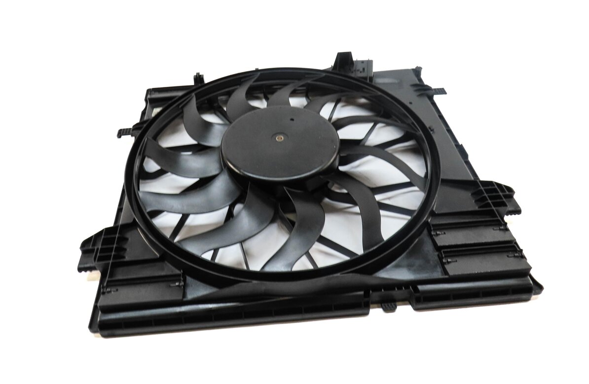 Thumbnail 1: 13-19 MERCEDES GL GLE GLS ML (W166 X166) 600w RADIATOR COOLING FAN (TOW PACKAGE)