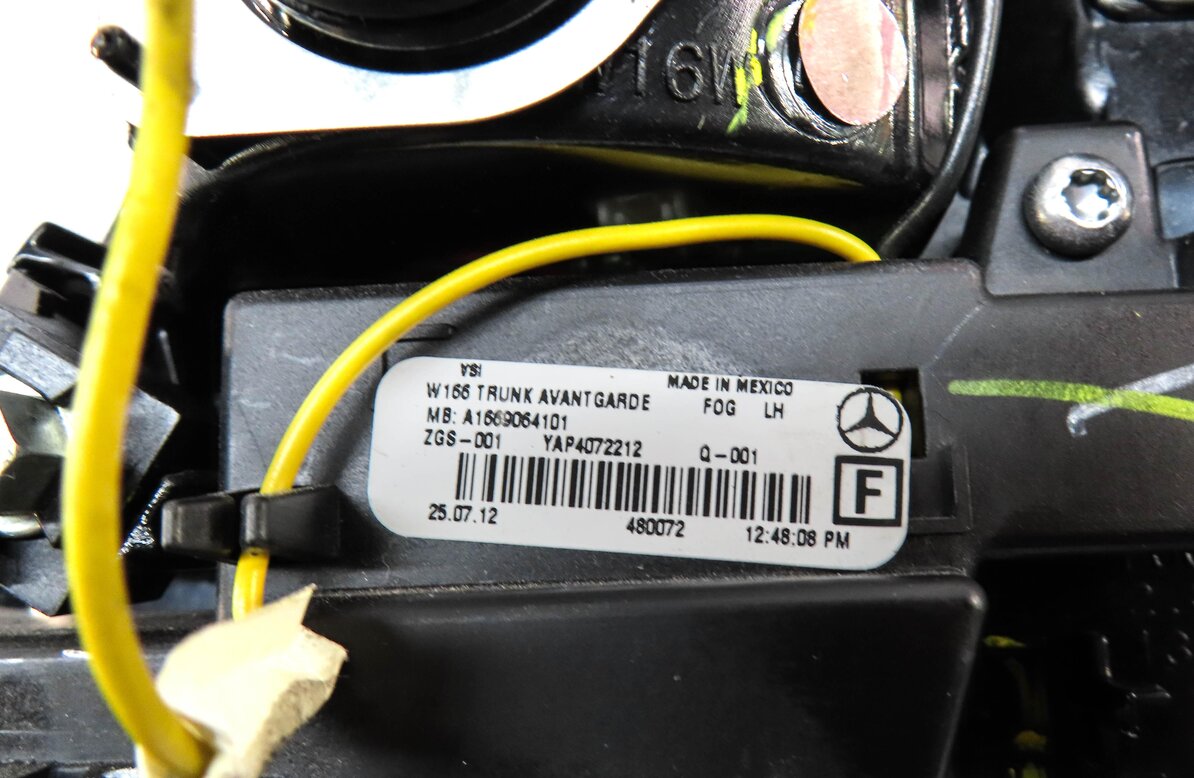 Thumbnail 5: 2012-2015 MERCEDES ML CLASS (W166) LEFT REAR INNER LED TAILLIGHT LIGHT LAMP