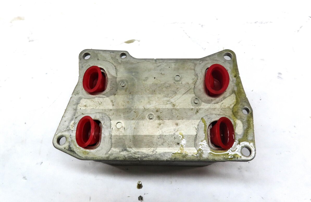 Thumbnail 3: 11-20 MERCEDES CL E GL ML S CLASS (W166 X166 C216) 4.6L TURBO ENGINE OIL COOLER