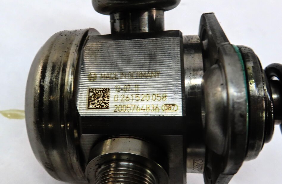 Thumbnail 7: 11-20 MERCEDES CL E G GL ML SL S SL CLS W212 W222 LEFT HIGH PRESSURE FUEL PUMP