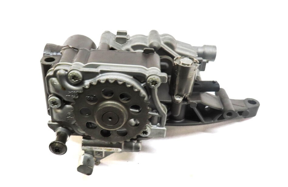 Thumbnail 2: 2013 MERCEDES ML550 (W166) 4.6L TURBO M278 ENGINE OIL PUMP 2781810547