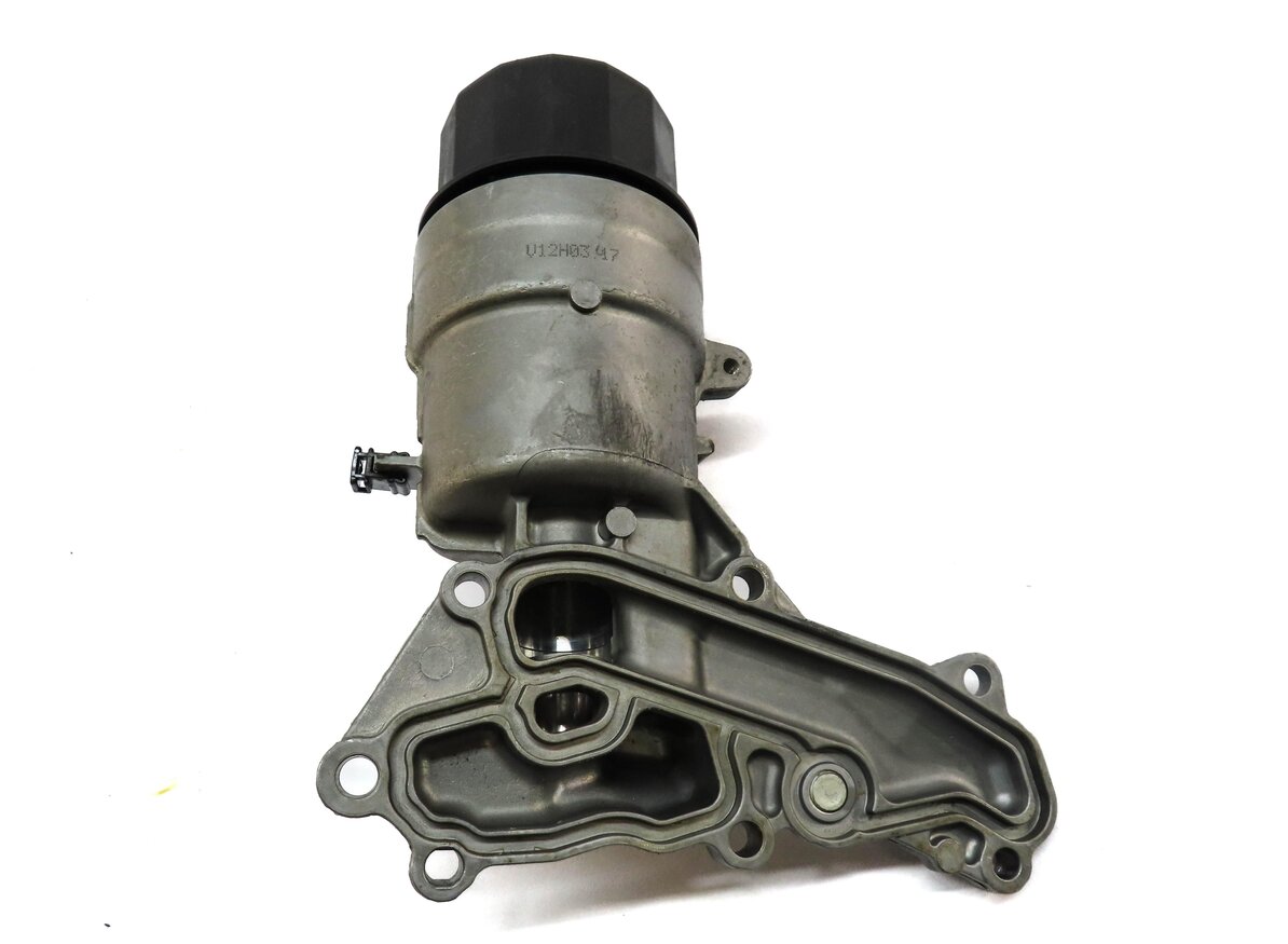 Thumbnail 4: 2013 MERCEDES ML550 (W166) 4.6L TURBO M278 ENGINE OIL FILTER HOUSING 2781800410