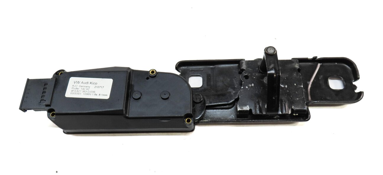 Thumbnail 2: 13 AUDI Q7 4L REAR TRUNK HATCH STRIKER STRIKE PLATE w/ ACTUATOR MOTOR 4F9827383G