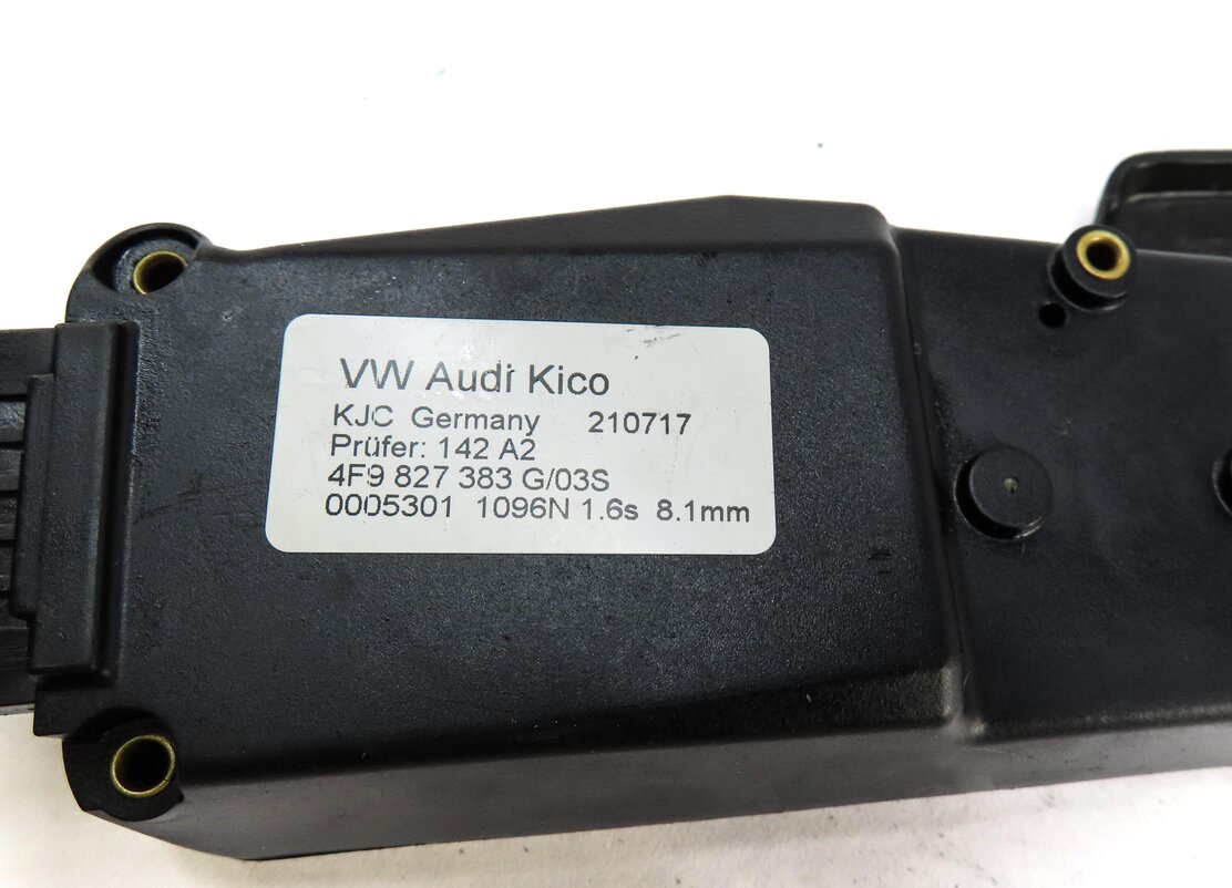 Thumbnail 5: 13 AUDI Q7 4L REAR TRUNK HATCH STRIKER STRIKE PLATE w/ ACTUATOR MOTOR 4F9827383G