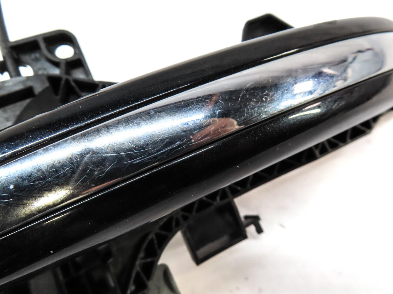 Thumbnail 5: 2007-2015 AUDI Q7 (4L) LEFT SIDE REAR EXTERIOR DOOR HANDLE (ORCA BLACK METALLIC)
