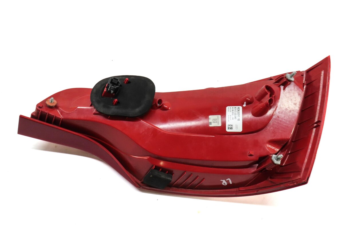 Thumbnail 4: 2010-2015 AUDI Q7 (4L) LEFT DRIVER REAR TAILLIGHT BRAKE LIGHT LAMP (LED)