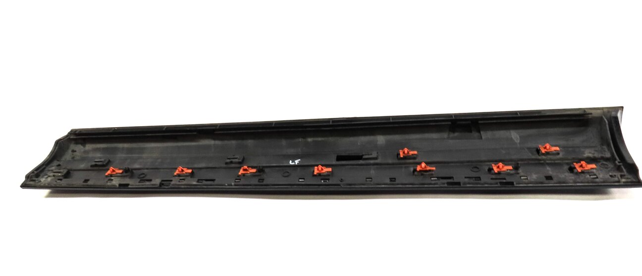 Thumbnail 4: 2013 AUDI Q7 (4L) FRONT LEFT DRIVER LOWER DOOR MOULDING TRIM (ORCA BLACK)