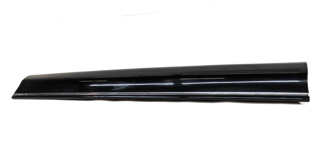 2013 AUDI Q7 (4L) FRONT RIGHT PASSENGER LOWER DOOR MOULDING TRIM (ORCA BLACK)