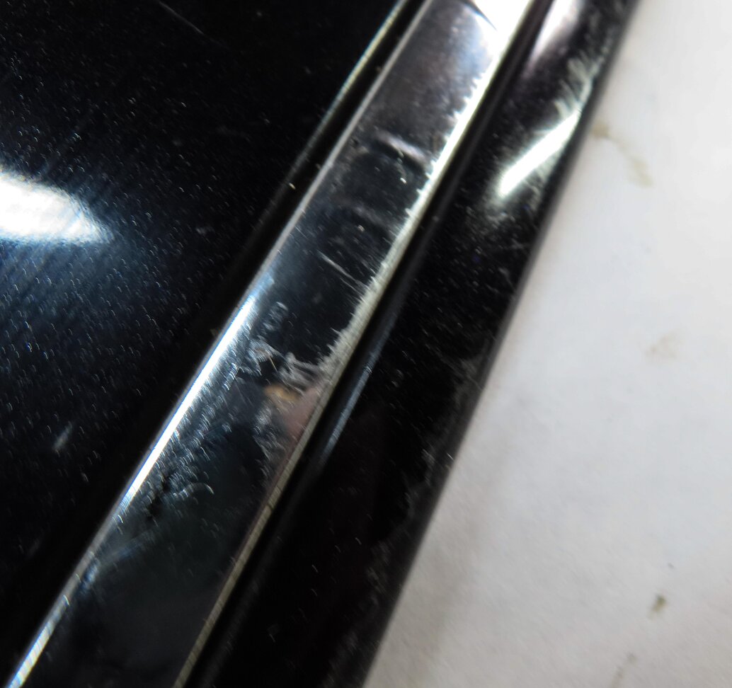 Thumbnail 6: 2013 AUDI Q7 (4L) FRONT RIGHT PASSENGER LOWER DOOR MOULDING TRIM (ORCA BLACK)